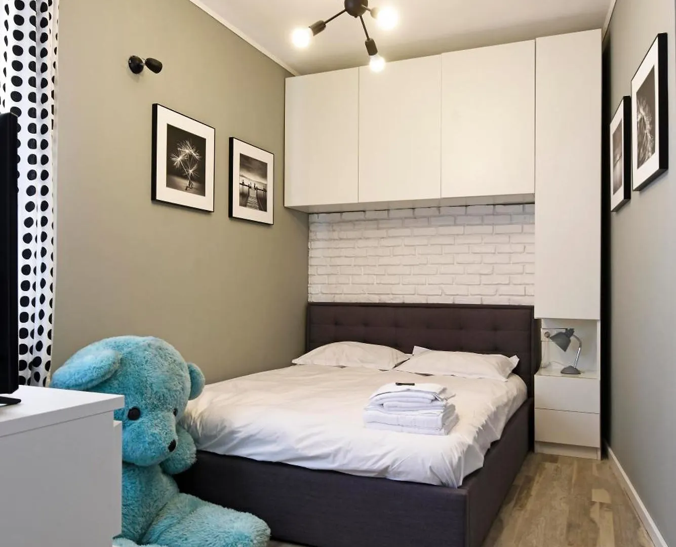 Upside Down Studio Bucharest Apartment